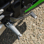 Au guidon de la moto hybride