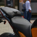 Au guidon de l'Ultraviolette F77 SuperStreet