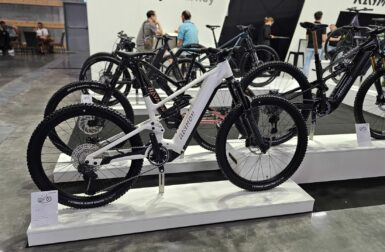 Raymon entame un nouveau chapitre avec ses VTT et gravel électriques haut de gamme
