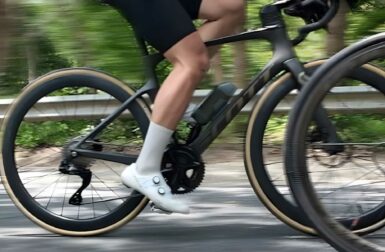 Conçu pour les vélos de route et gravels, ce kit électrique minimaliste ne pèse que 1,5 kilos !