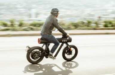 Une pile sur roues : voici la moto électrique la plus étrange du marché