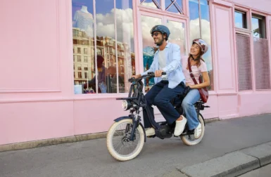 Amélioré, le petit vélo cargo électrique biplace Gaya garde un prix plancher