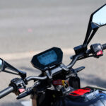 Ergonomie de l'Ultraviolette F77 SuperStreet