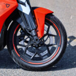 Performances de l'Ultraviolette F77 SuperStreet