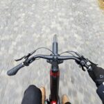 Moustache Xroad conduite pavés