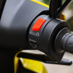 Au guidon du Peugeot Kisbee SE