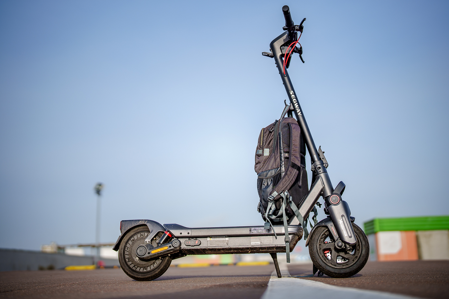 Trottinette électrique moderne pour mobilité urbaine - en-velo-simone.fr
