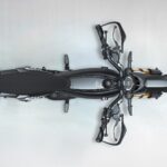 Flying Flea S6, scrambler électrique Royal Enfield 125 sur le stand de l’EICMA 2025