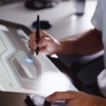 Concept Zero Lompico sur le stand de la marque à l’EICMA 2025, signature LED et design de roadster futuriste