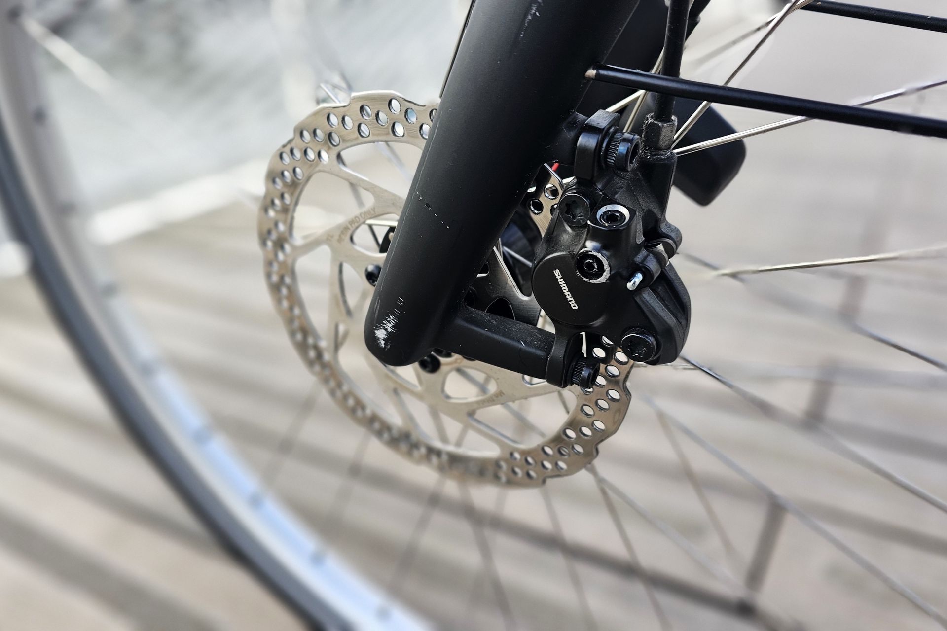 Freins hydrauliques Shimano MT200 sur le Bastille E