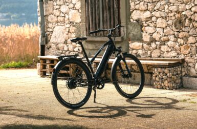 Ce vélo électrique tout-chemin personnalisable peut être désassemblé et réassemblé en un temps record