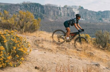 Salsa Wanderosa : le gravel électrique à suspension intégrale débarque enfin !