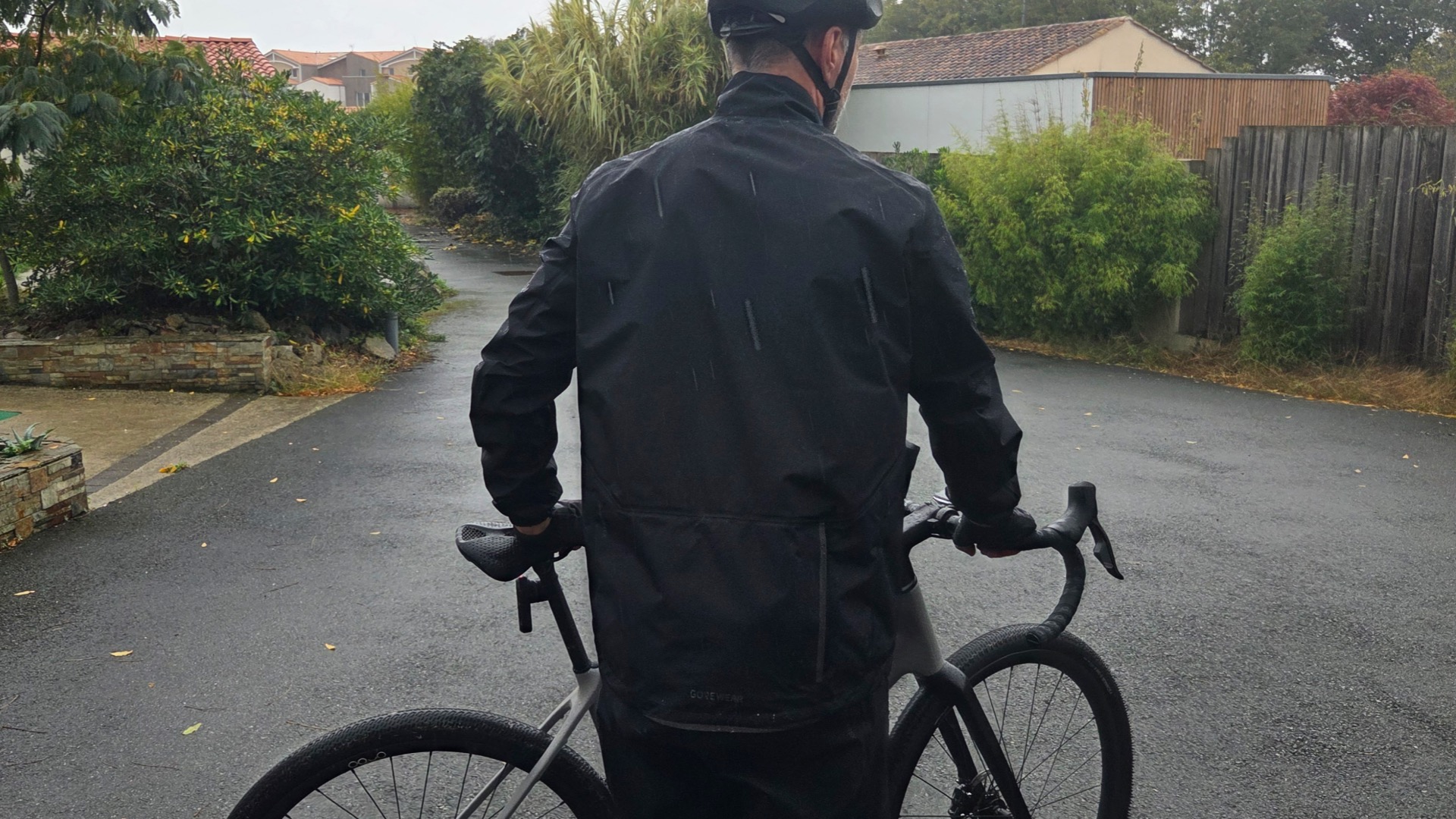 Pantalon de pluie Gorewear Glidewheel Gore-Tex © V. Lebrun / Cleanrider