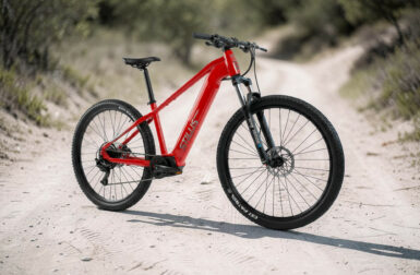 120 km d’autonomie : Decathlon lance un nouveau VTT électrique aussi endurant que puissant