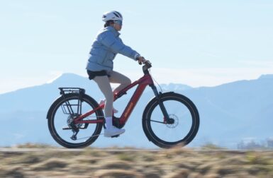 Specialized lance un vélo électrique XXL avec radar, suspension intégrale et équipements dignes d’une voiture
