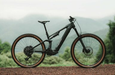 Batterie 800 Wh et moteur DJI… Megamo casse les codes avec son nouvel enduro électrique