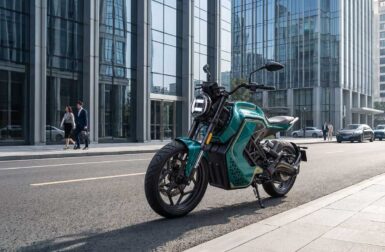 Double batterie, ABS… cette nouvelle moto 125 électrique venue d&rsquo;Indonésie coche presque toutes les cases