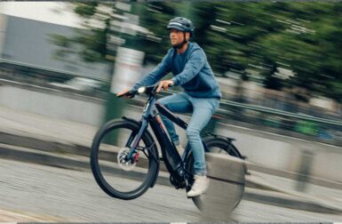 Les Belges se ruent sur ce vélo électrique à 45 km/h, pendant que la France l’ignore