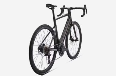 Avec ce nouveau vélo de route électrique, Decathlon ne joue plus dans la même catégorie