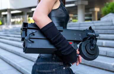 Cette trottinette compacte tient dans un sac à dos et offre jusqu’à plus de 19 km d’autonomie