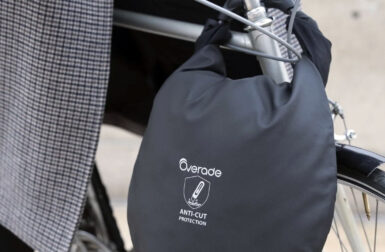 Marre de transporter votre casque ? Ce sac antivol reste directement sur votre vélo