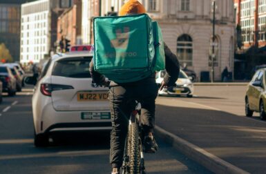 Comment Deliveroo traque les vélos électriques débridés de ses livreurs : un petit détail peut les trahir